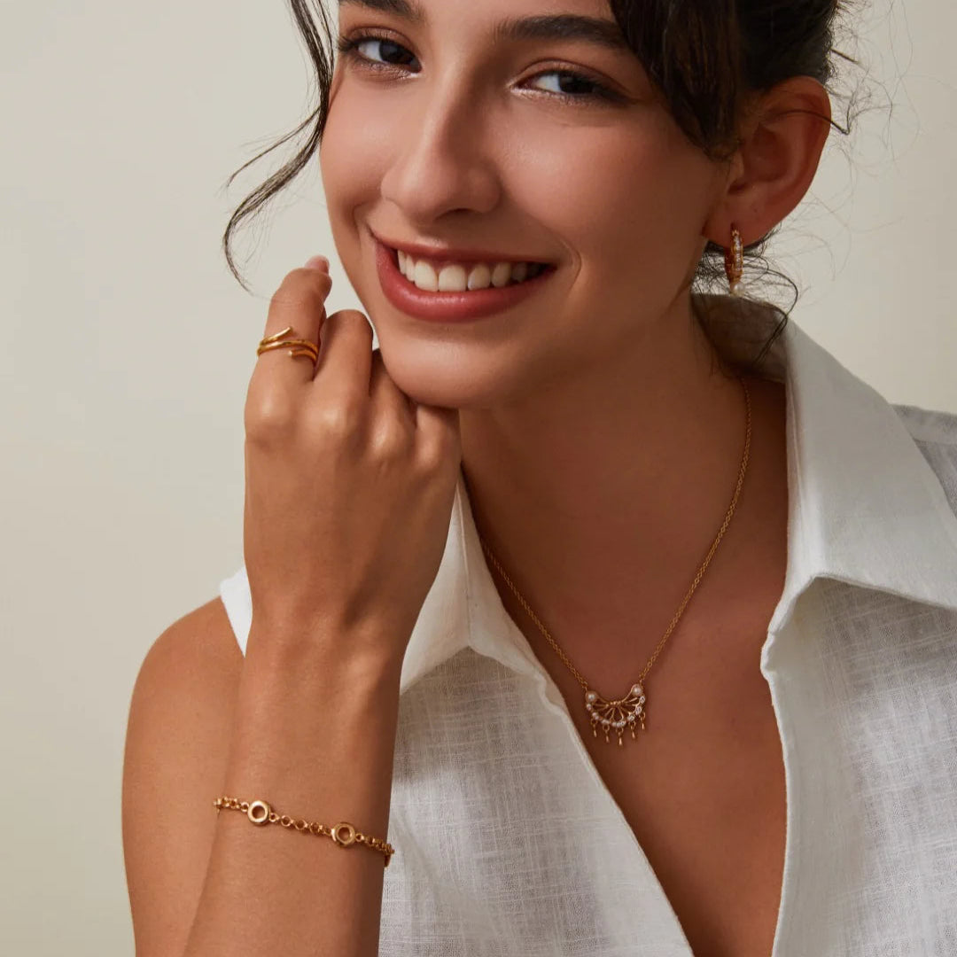 How to Choose the Perfect Necklace for Your Style