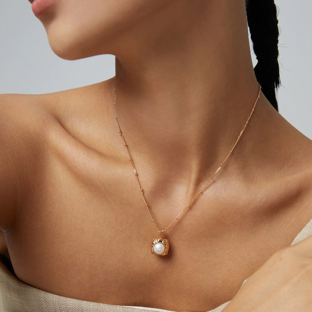Vintage Large Pearl Pendant with Gold Chain Necklace
