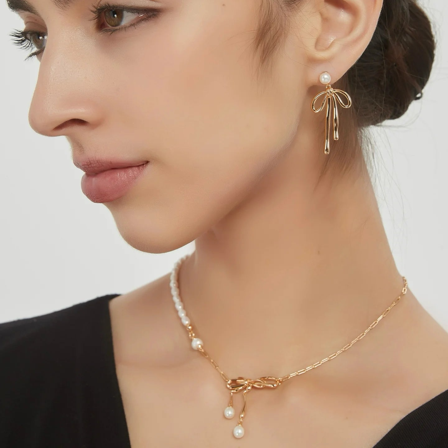 Natural Pearl Bow-Shaped Earrings