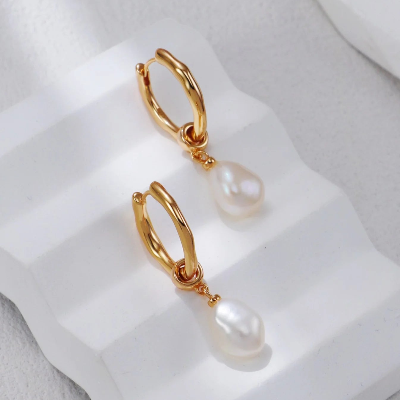 Teardrop-Shaped Baroque Earrings