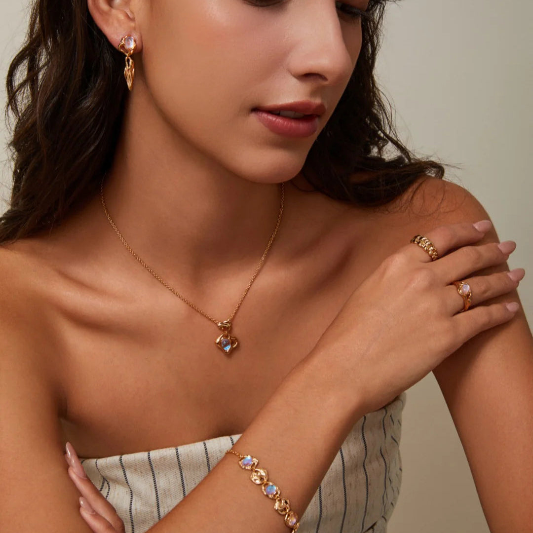 Woven Retro Moonstone Charm Necklace
