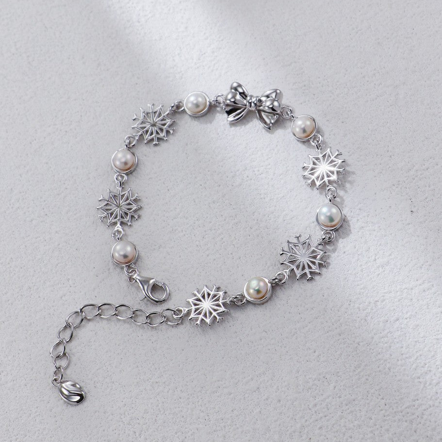 Christmas-Themed Pearl Bracelet