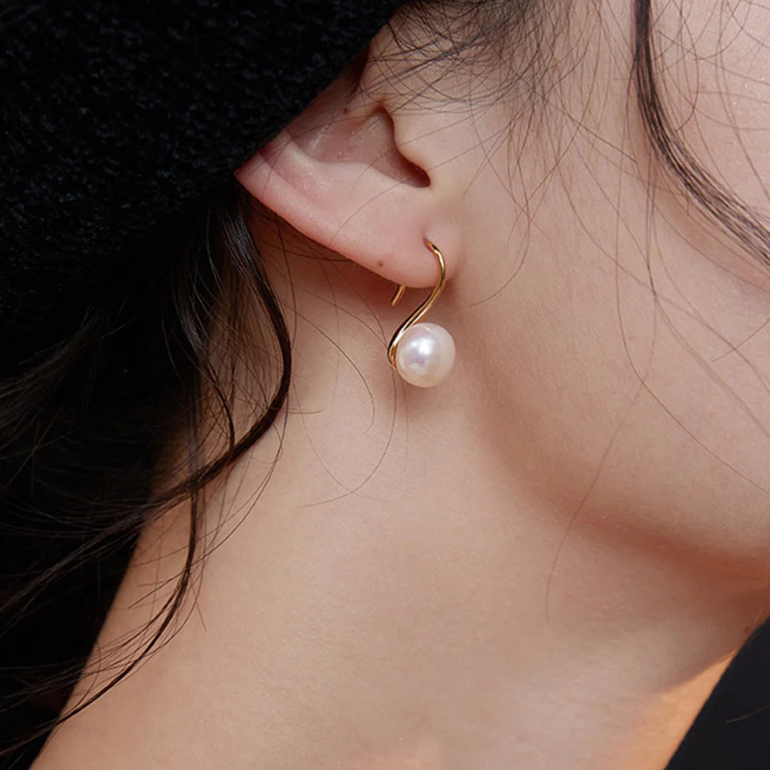 Classic High-Heeled Pearl Dangle Earrings