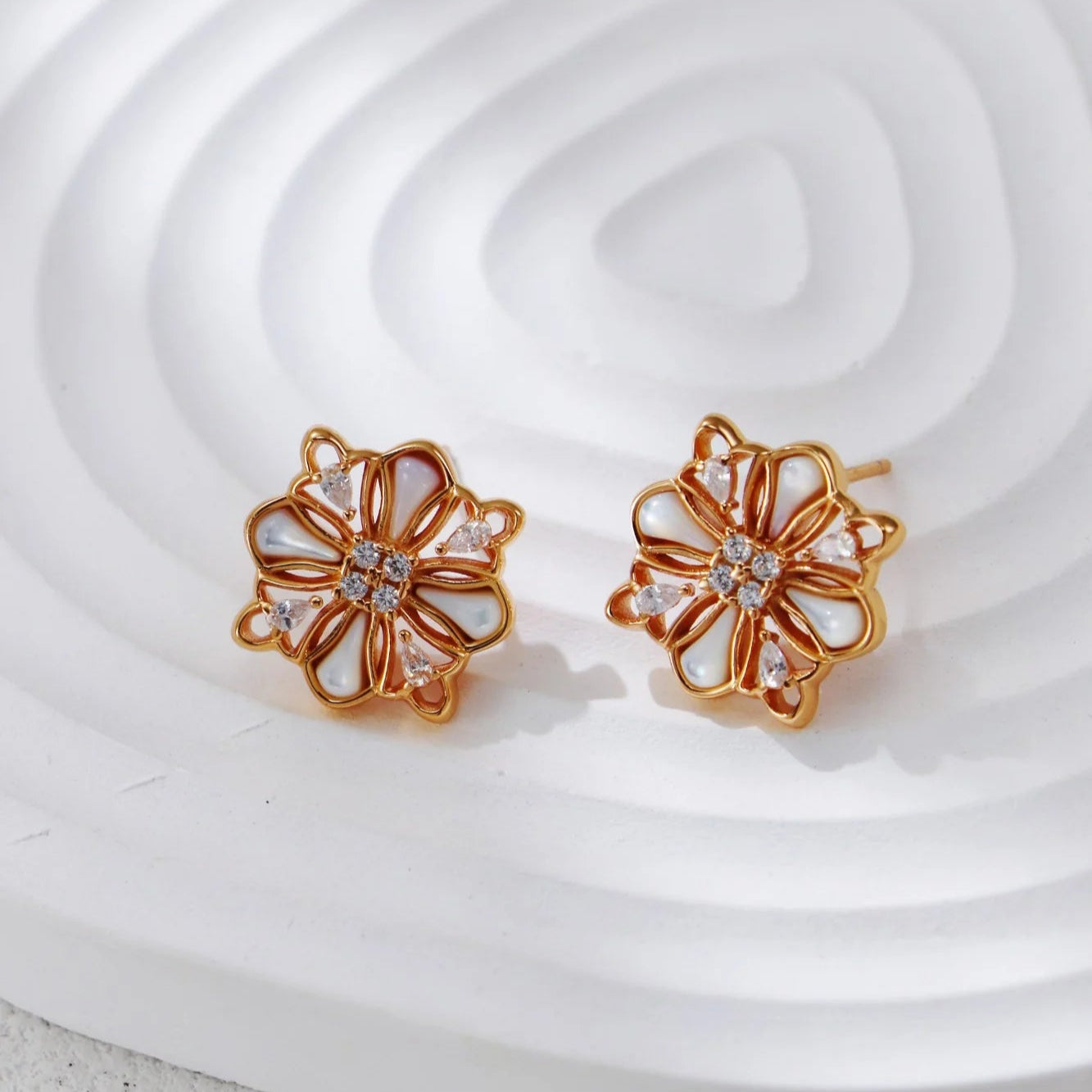 White Shell Starburst Zircon Stud Earrings