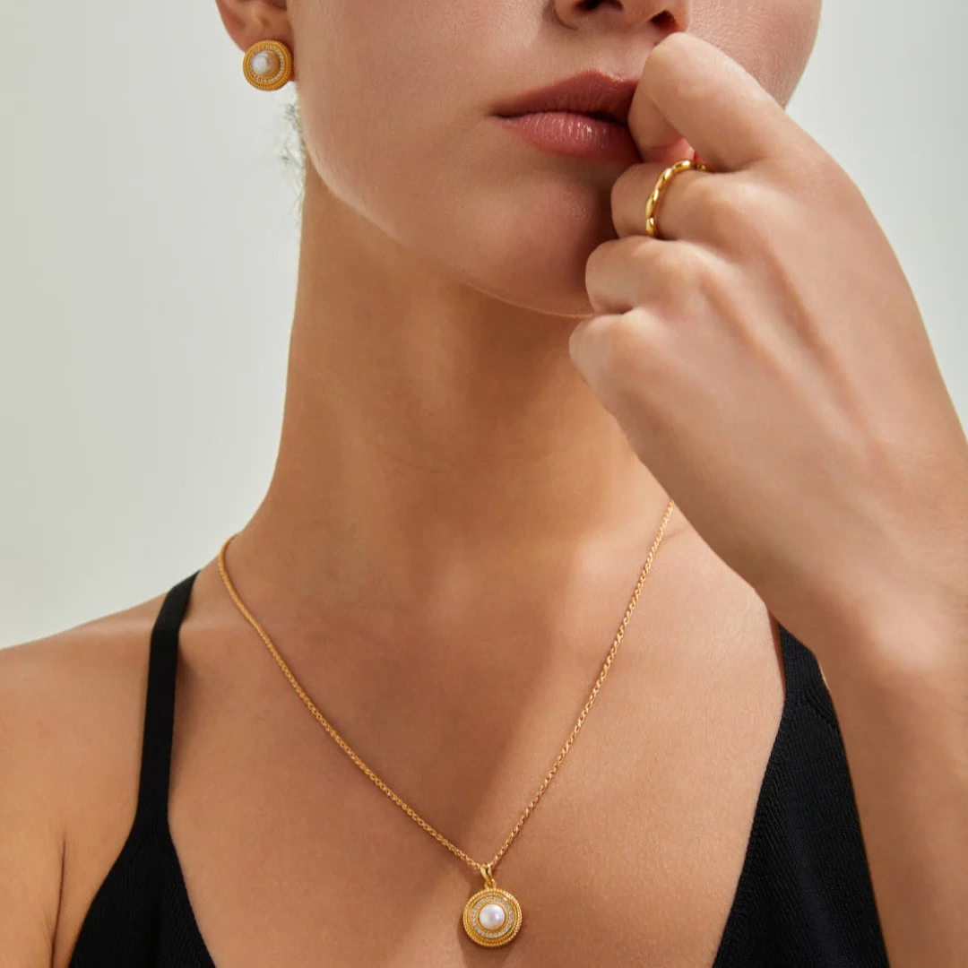 Round Zircon Pearl Necklace