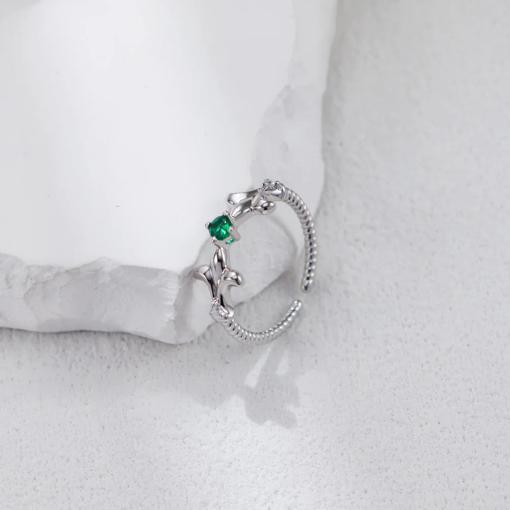 Fashionable Green Zirconia Ring