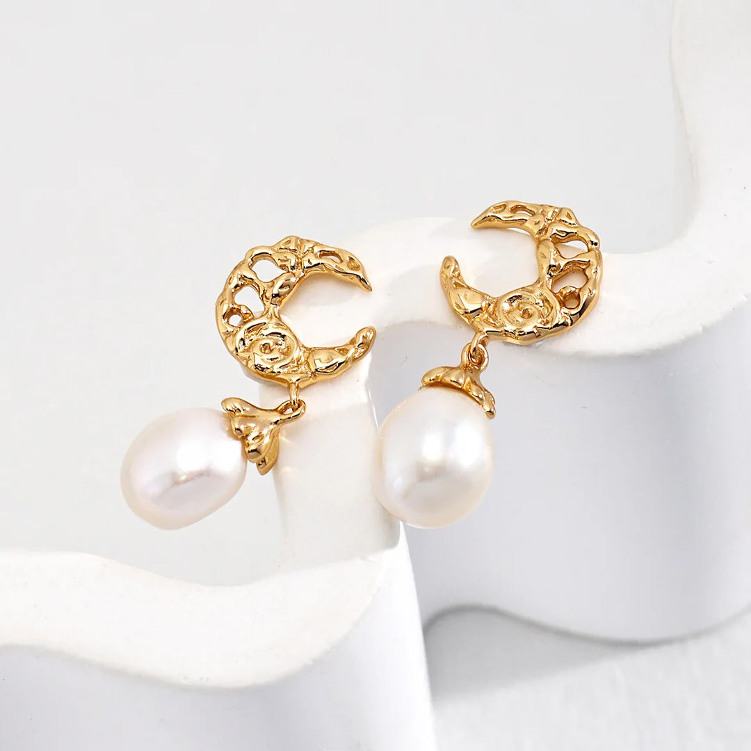 Hollow Crescent Moon Shape Pearl Earrings