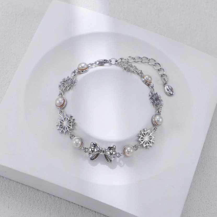 Christmas-Themed Pearl Bracelet