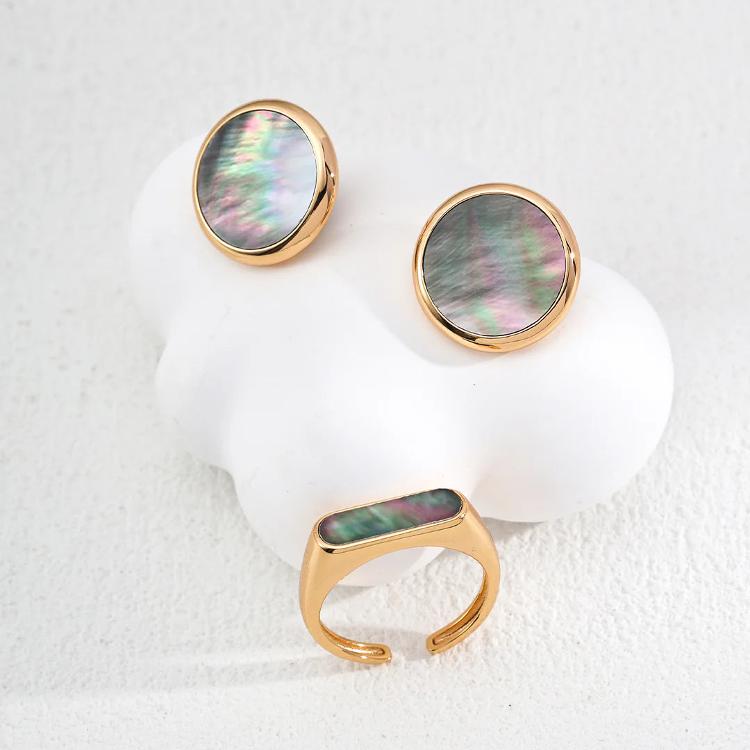 Minimalist Black Shell Open Ring