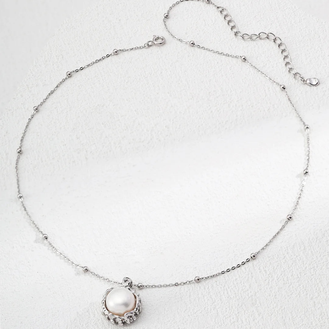 Minimalist Natural Pearl Pendant Necklace