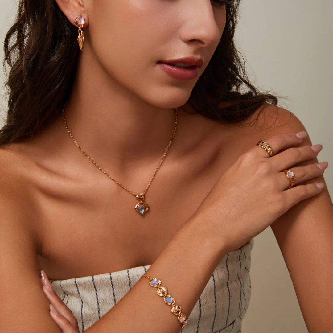 Retro Moonstone Necklace