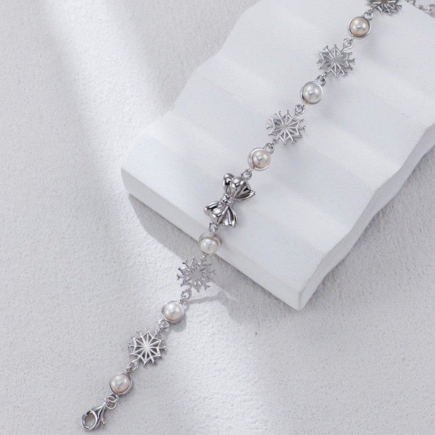 Christmas-Themed Pearl Bracelet