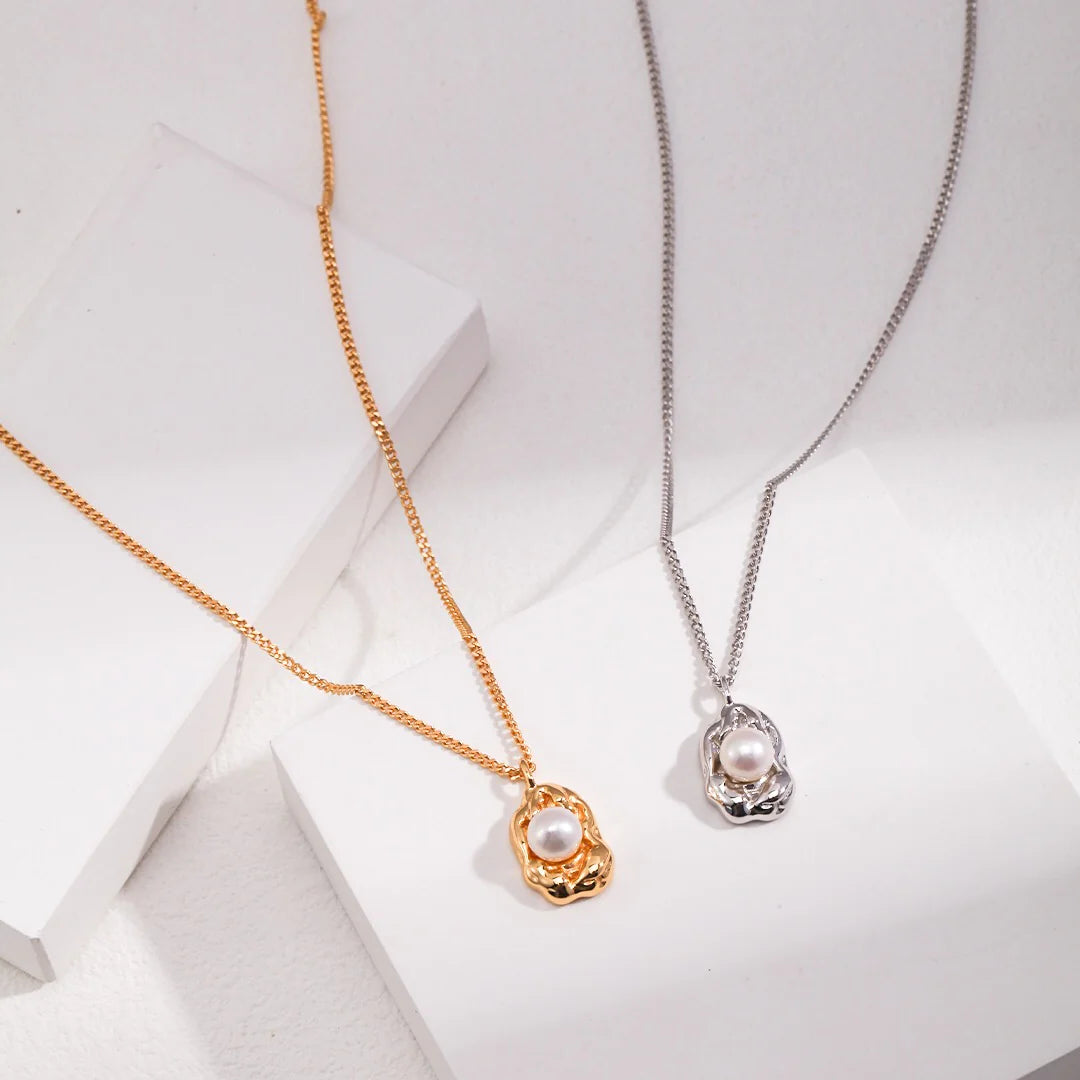 Dainty Freshwater Pearl Pendant Necklace