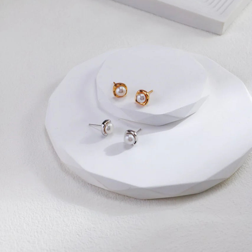 Fashion Temperament Pearl Stud Earrings