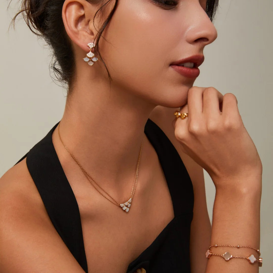 Silver-White Shell Zircon Earrings