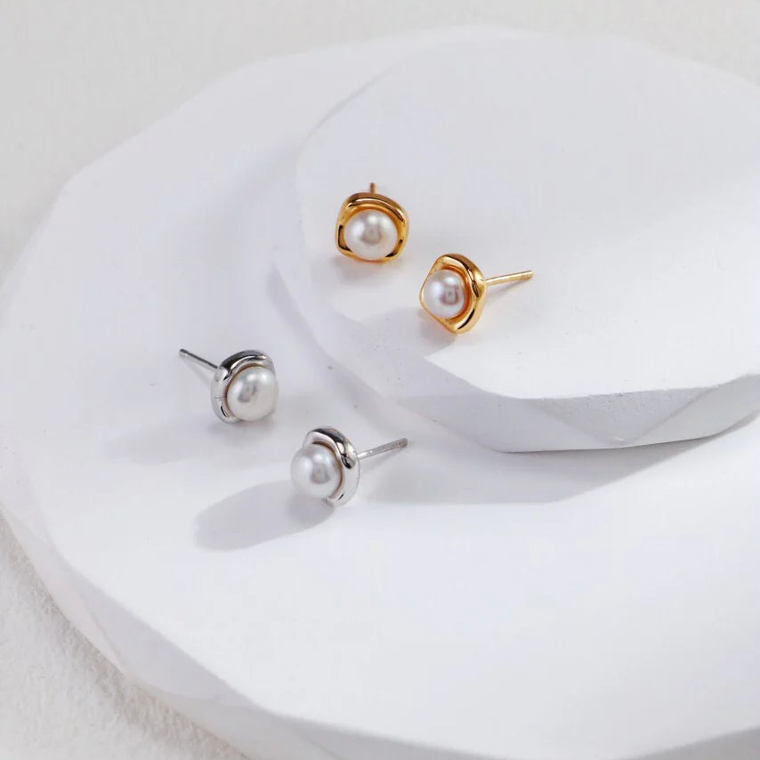 Fashion Temperament Pearl Stud Earrings