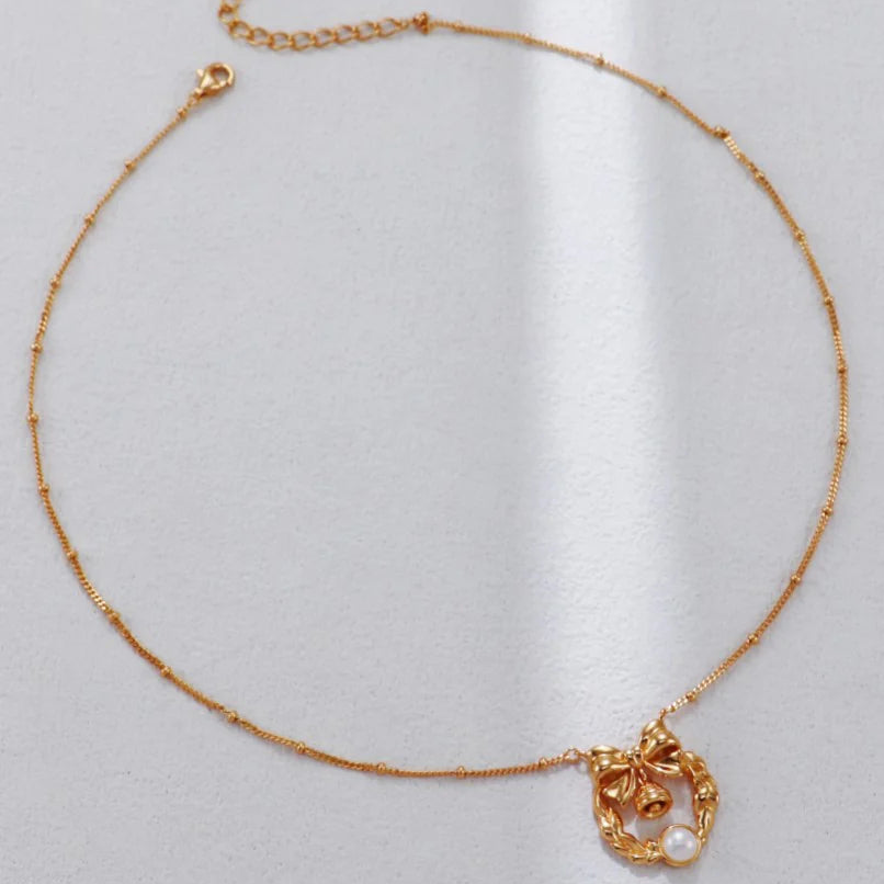 Christmas-Themed Pearl Necklace