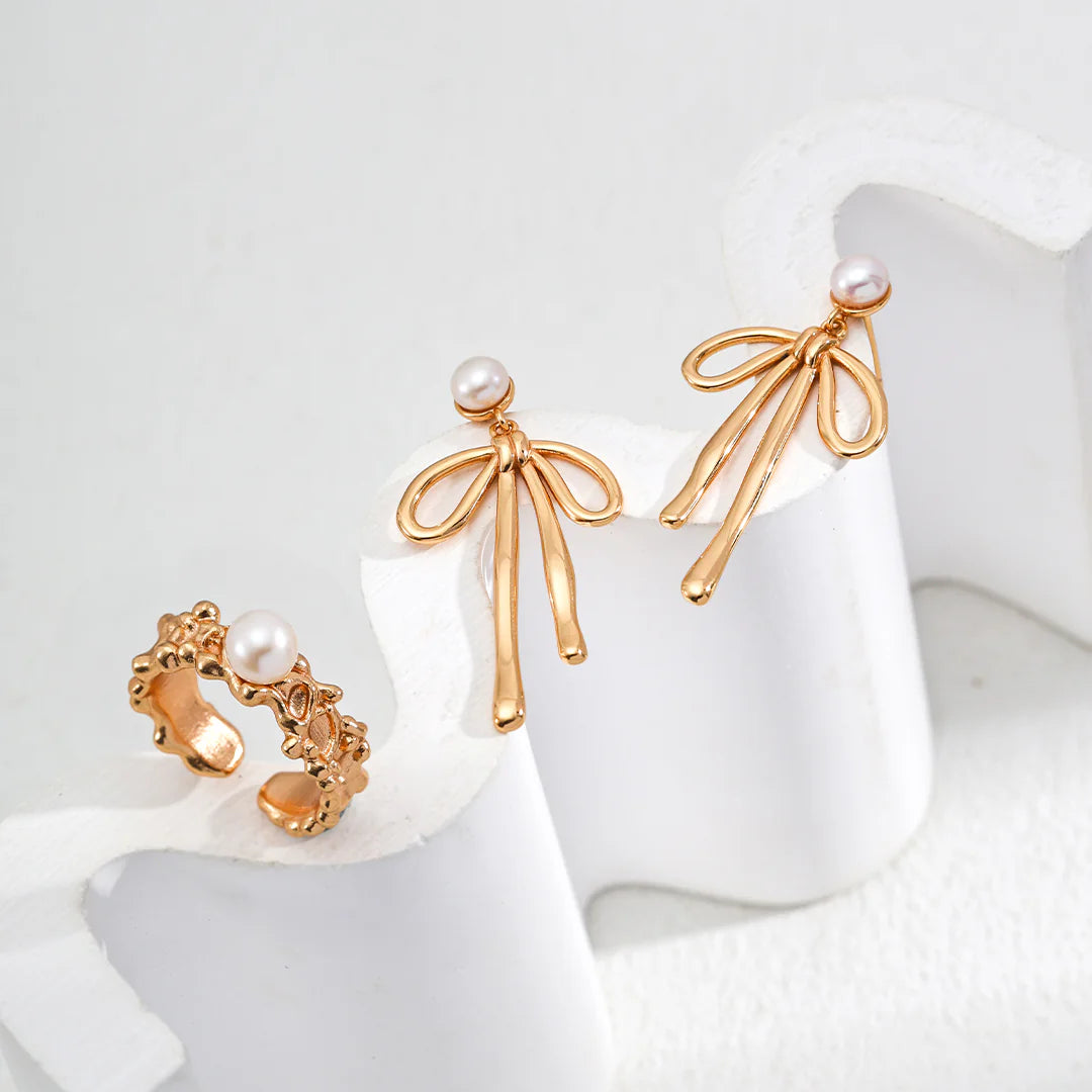Natural Pearl Bow-Shaped Earrings