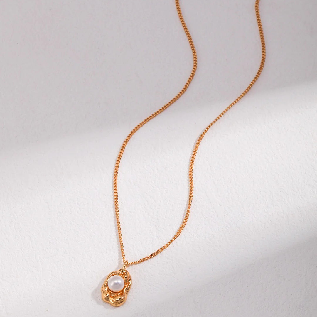 Dainty Freshwater Pearl Pendant Necklace