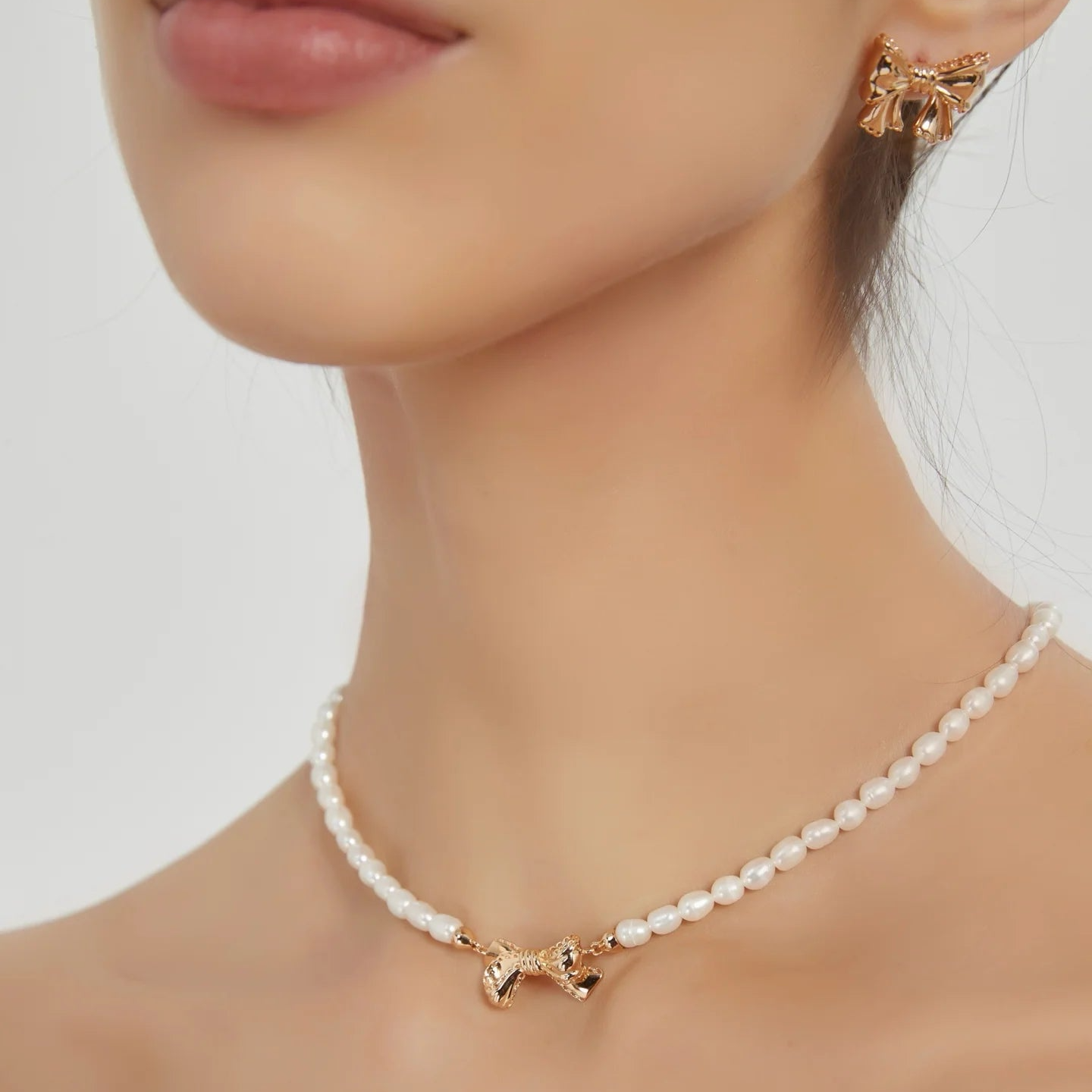 Natural Pearl Bow Necklace