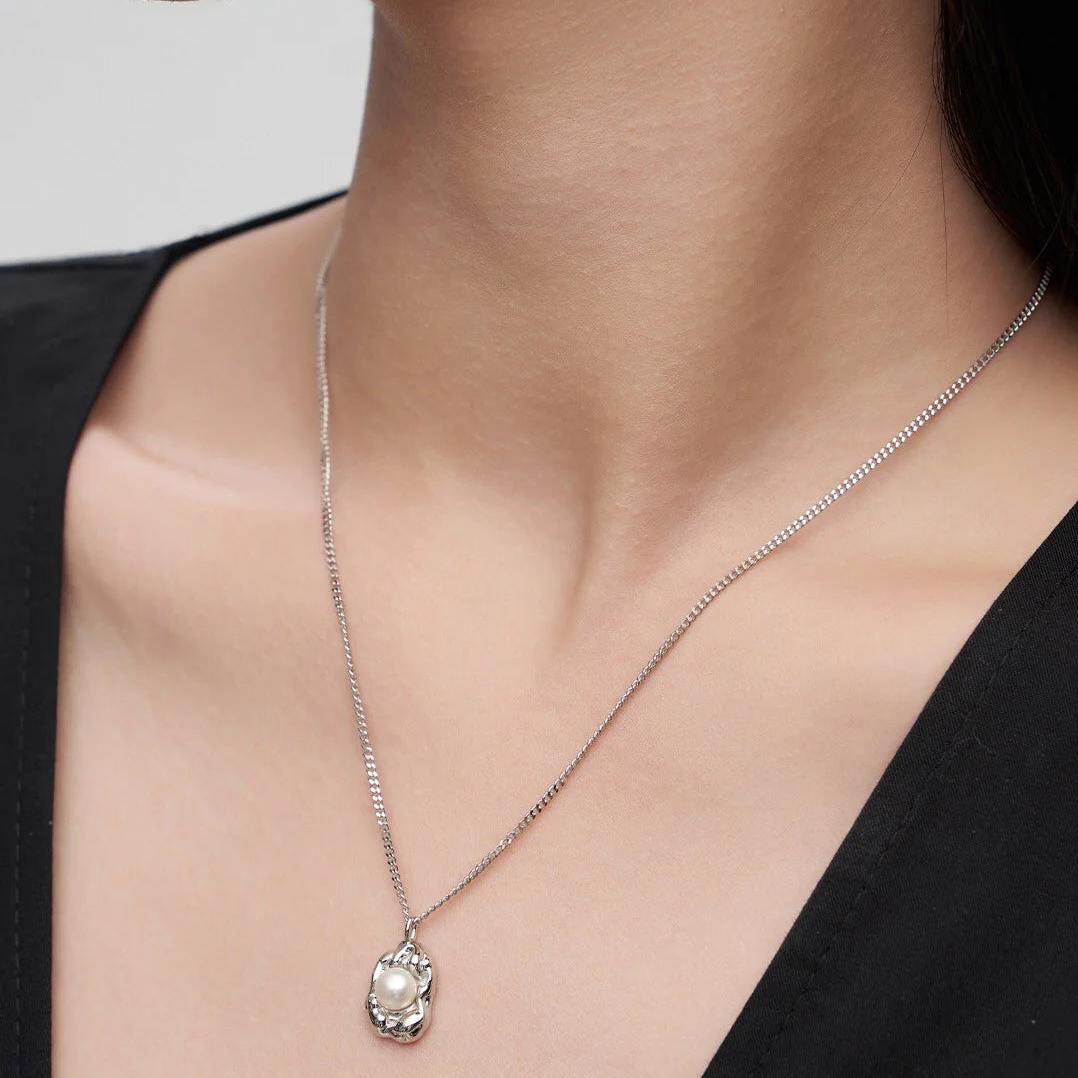 Dainty Freshwater Pearl Pendant Necklace