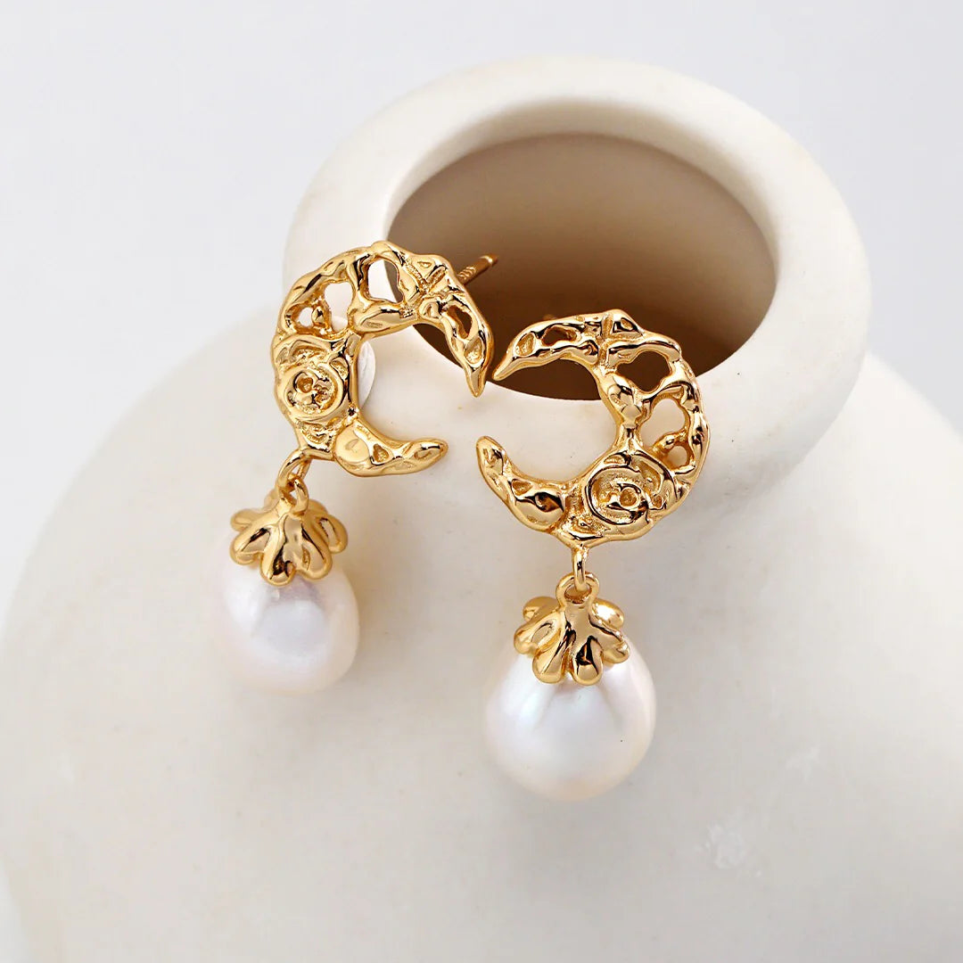 Hollow Crescent Moon Shape Pearl Earrings