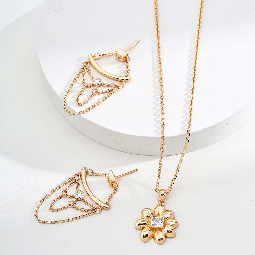 Flower Shape Zircon Necklace