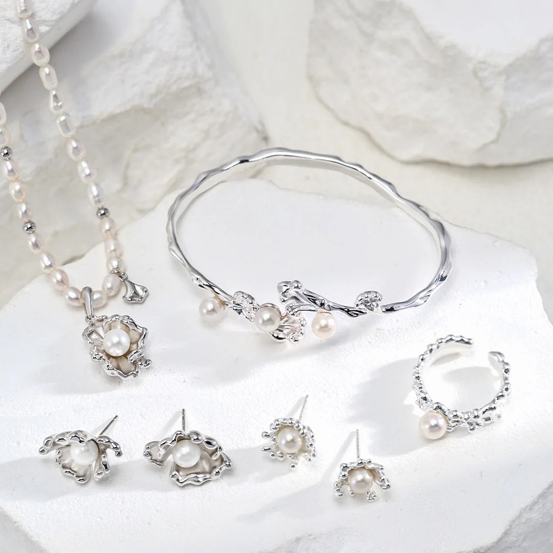 Wave Design Pearl Earrings