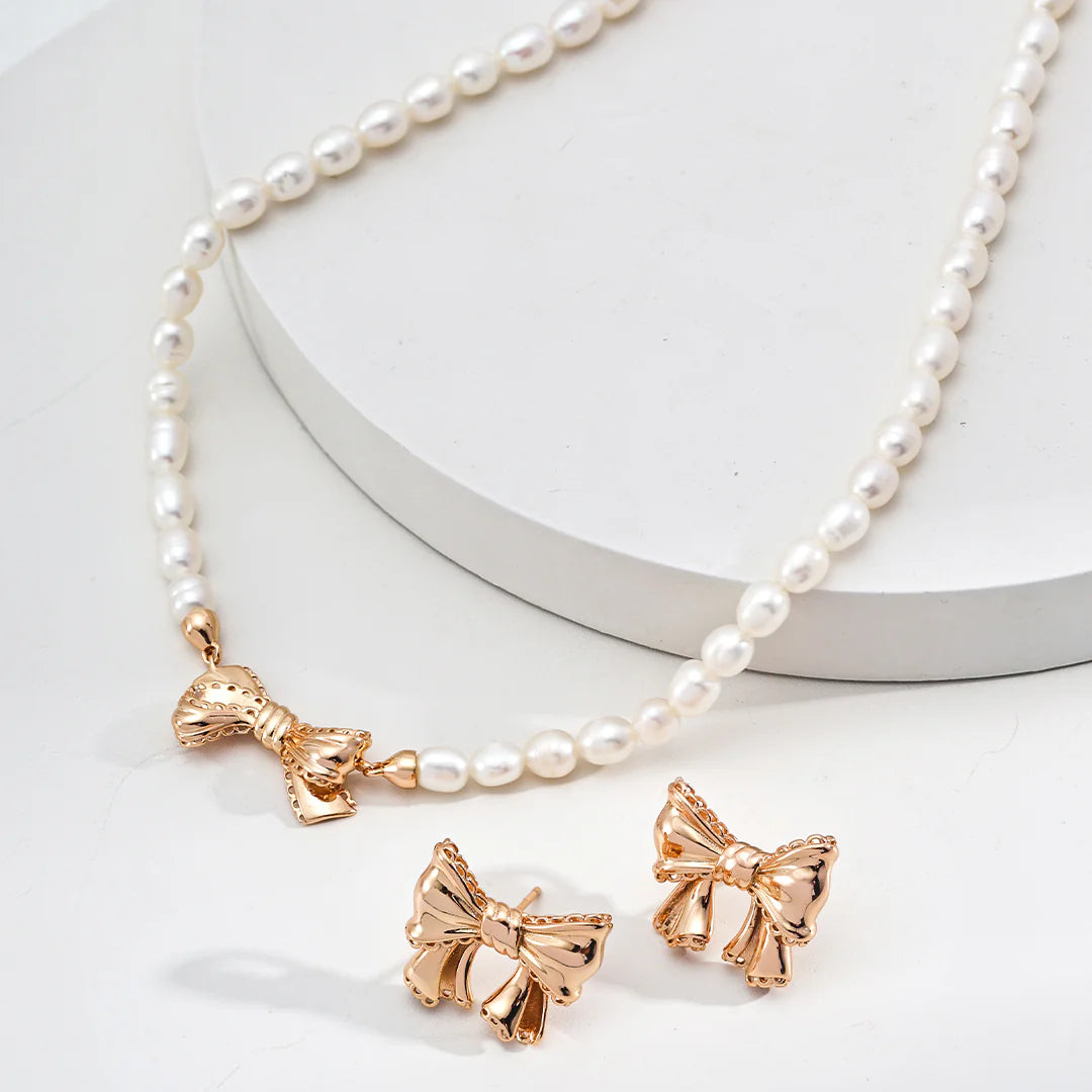 Natural Pearl Bow Necklace