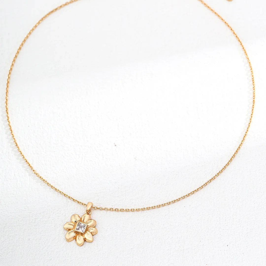 Flower Shape Zircon Necklace