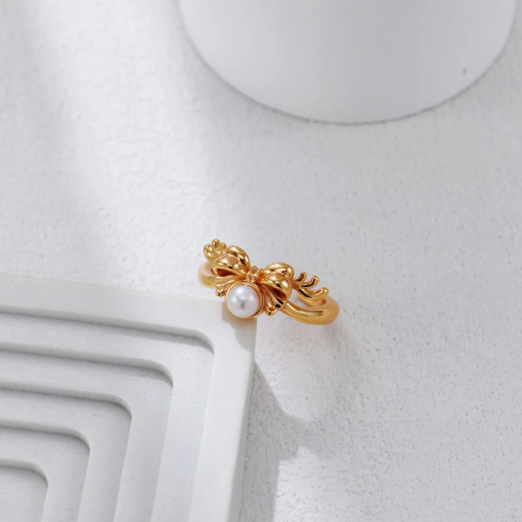 Christmas-Themed Pearl Ring