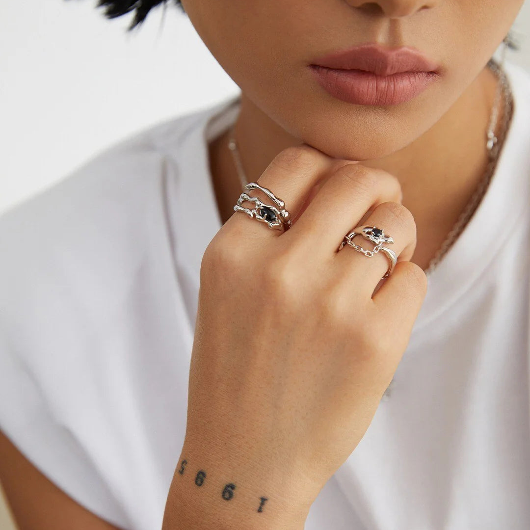 Black Synthetic Spineland with Little Chain Ring