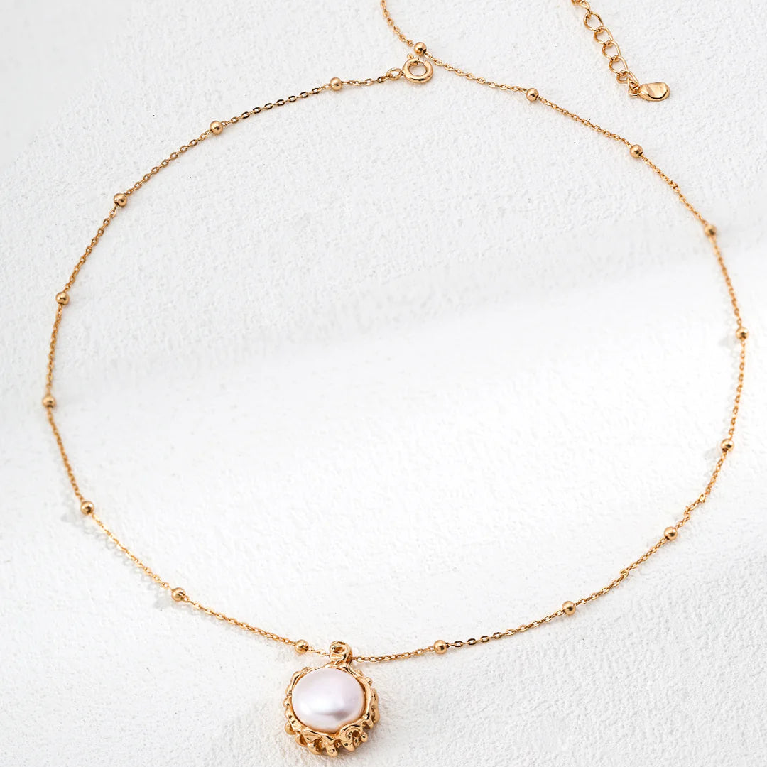 Minimalist Natural Pearl Pendant Necklace