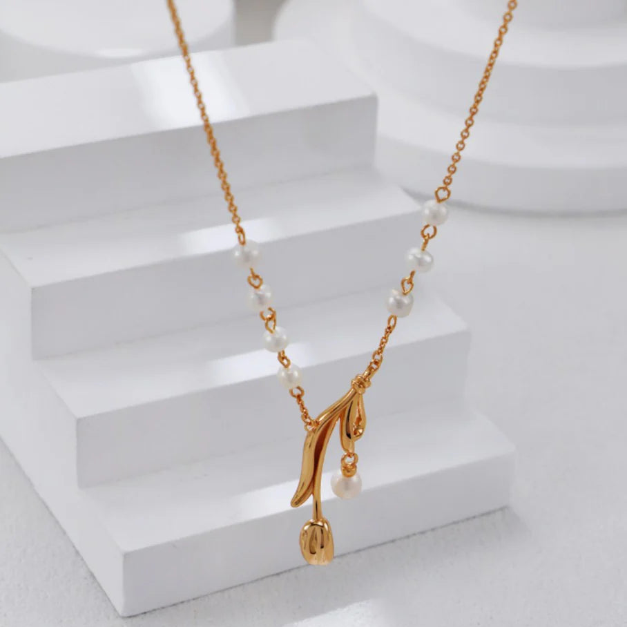 Tulip Pearl Necklace