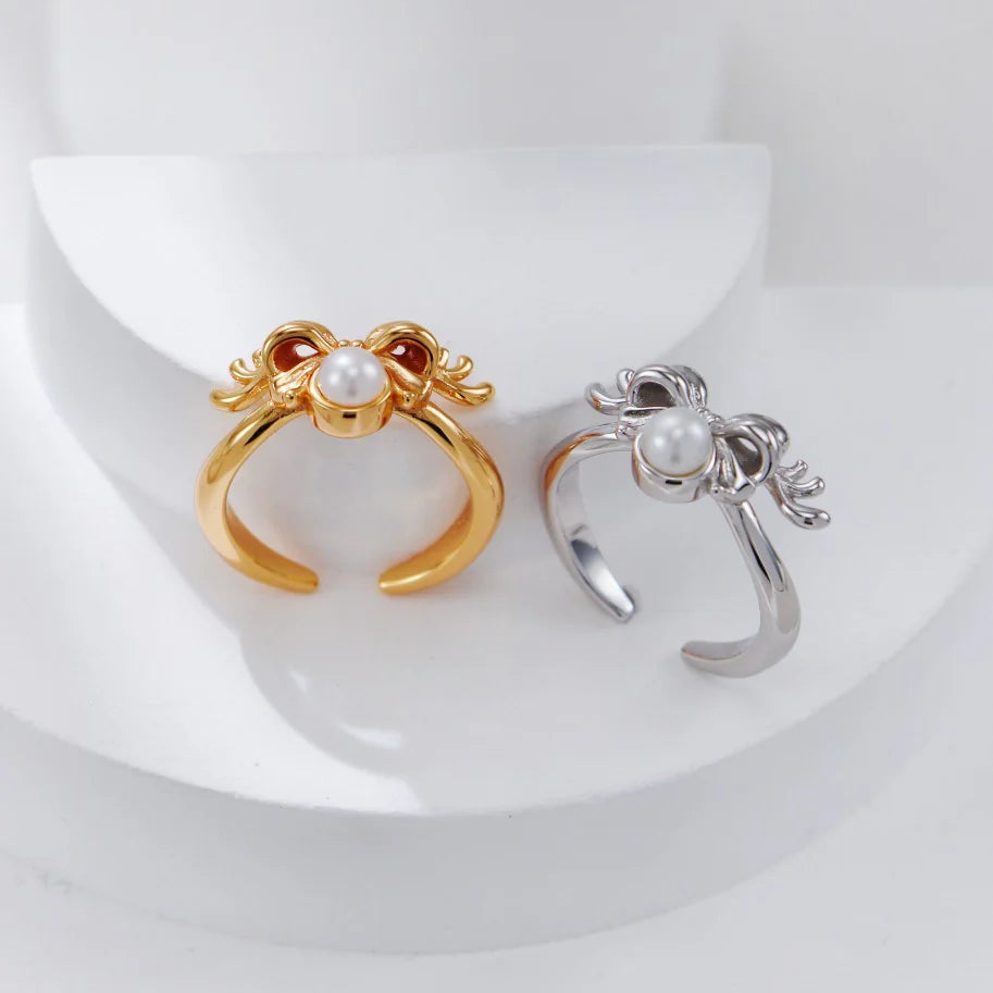 Christmas-Themed Pearl Ring