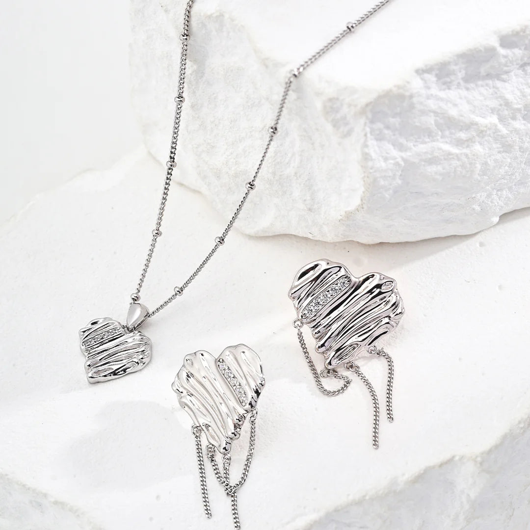 Simple Heart-Shaped Zircon Necklace