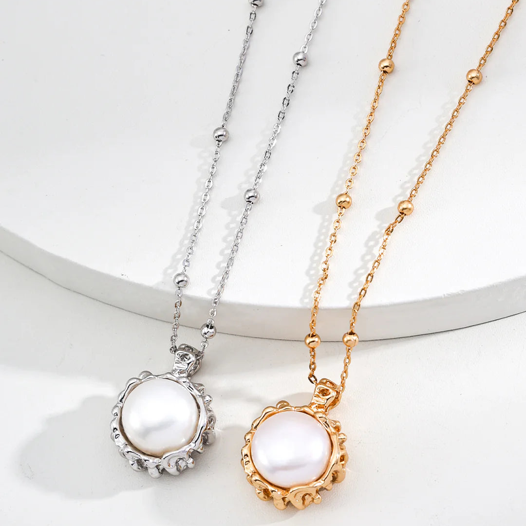 Minimalist Natural Pearl Pendant Necklace