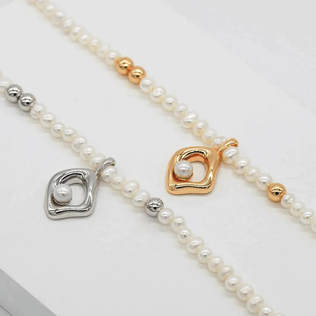 Minimalist Geometric Irregular Pendant Pearl Necklace
