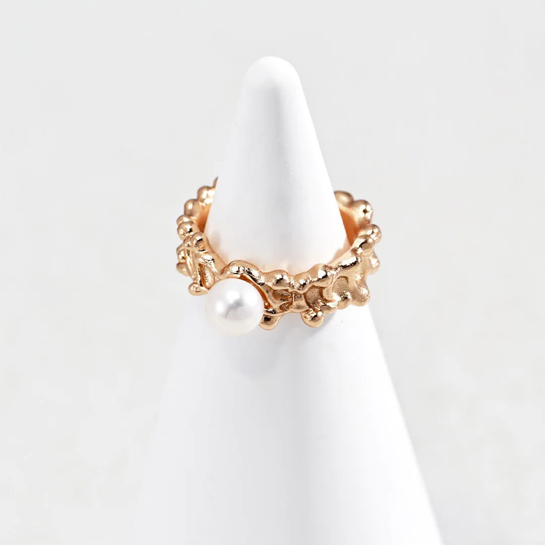 Wave Design Pearl Ring