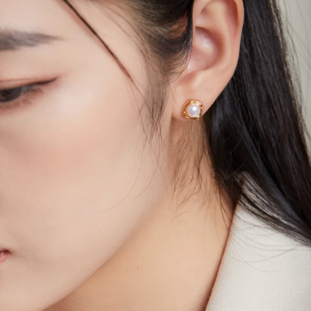 Fashion Temperament Pearl Stud Earrings
