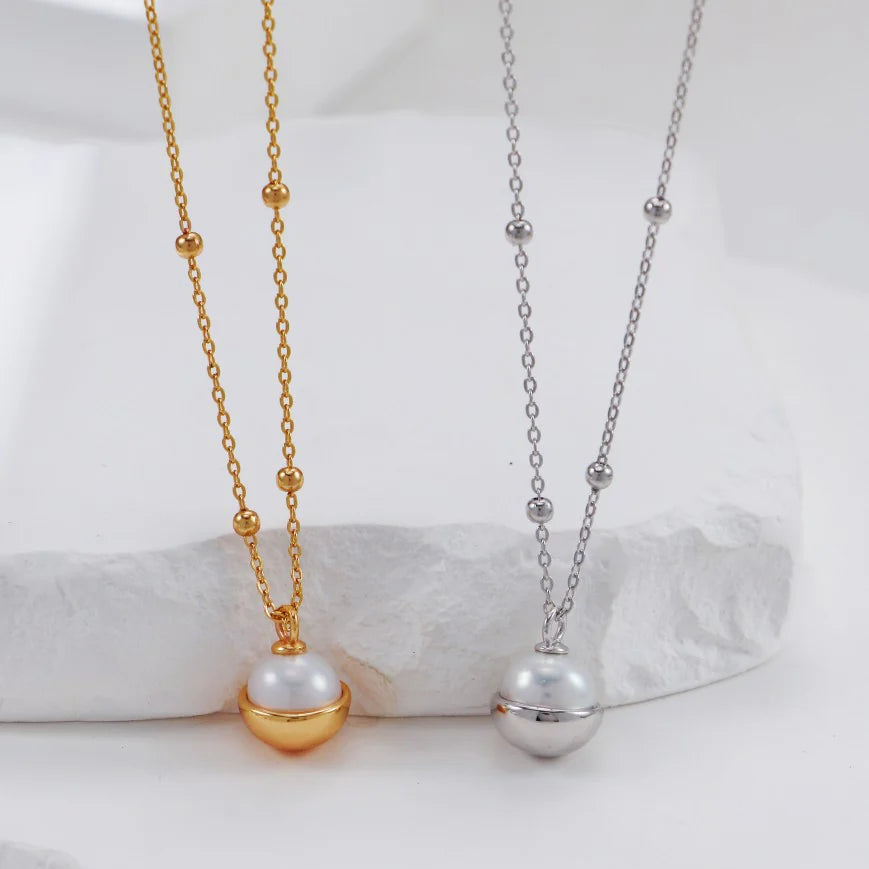 Round Pearl UFO Necklace