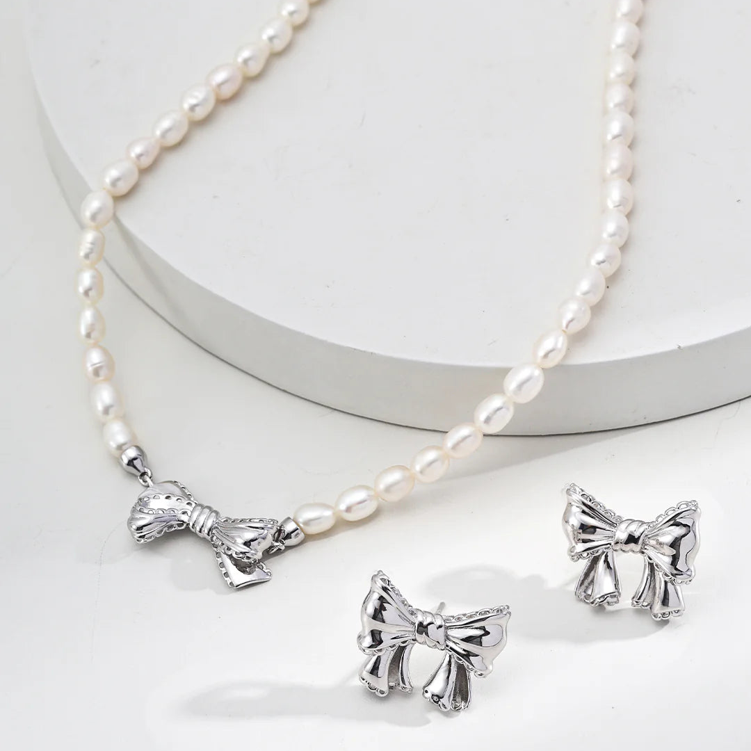 Natural Pearl Bow Necklace
